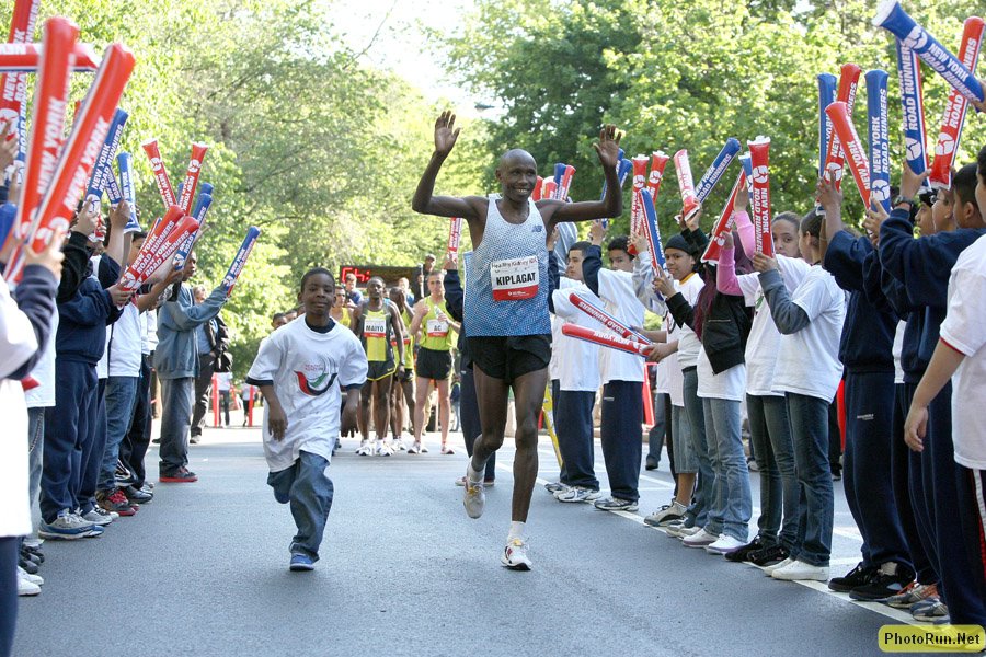 Kipligat-NYRRkids-Kidney08.JPG