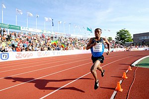 Bekele_KenenisaW1-Hengelo08.jpg