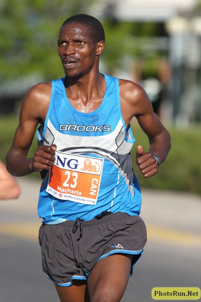 Macharia_Giitah-INGottawa08.JPG