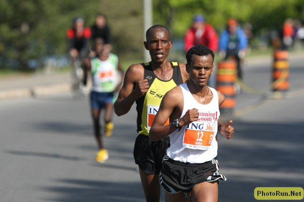 Molla-CheruiyotH-INGottawa08.JPG