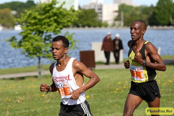 Molla-CheruiyotH1-INGottawa08.JPG