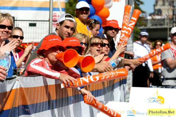 Spectators-INGottawa08.JPG