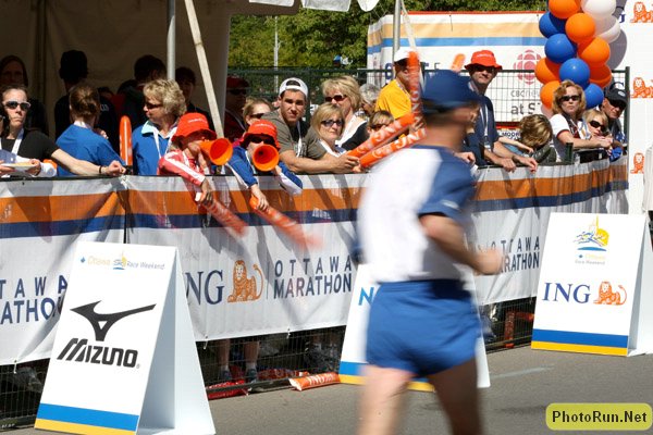 Spectators1-INGottawa08.JPG