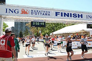 FinishLineHappy-INGottawa08.JPG