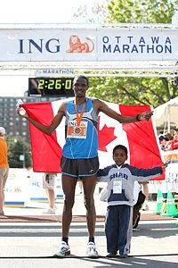 Macharia_GiitahFL1-INGottawa08.JPG