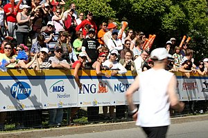 Spectators1a-INGottawa08.JPG