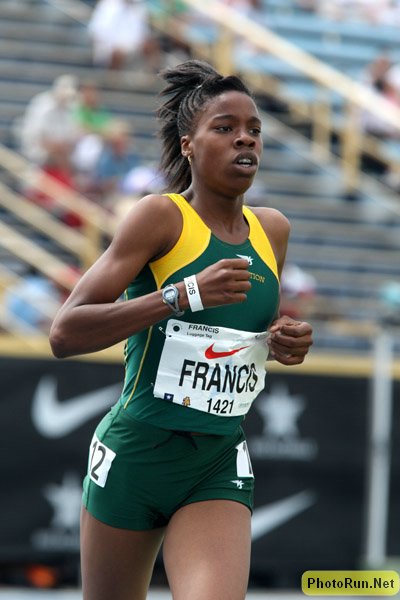 Francis_Claudia-NikeOut08.JPG