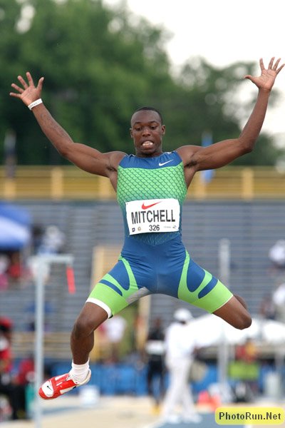 Mitchell_Terrence1a-NikeOut08.JPG