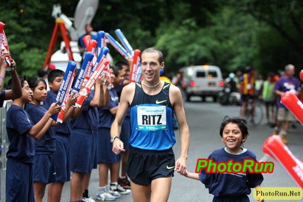 Ritzenhein-NYRRkids-NYChalf08.JPG