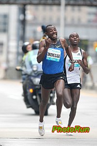 Tola-MakauFV1d-NYChalf08.JPG