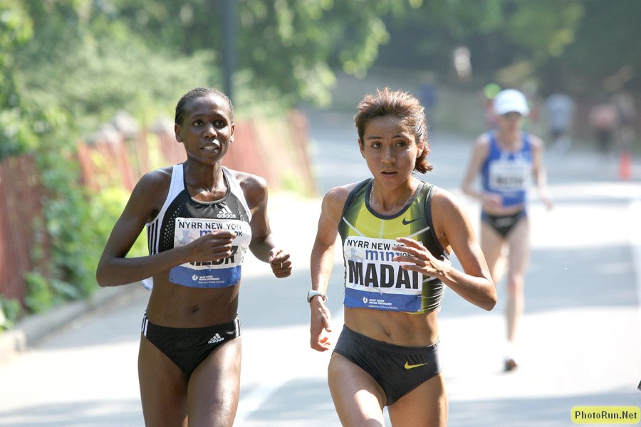 Perez-KibetH-NYmini10k08.JPG