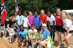 WomanAwards1-NYmini10k08.JPG