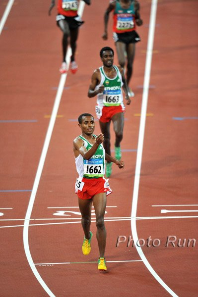 Bekele_KenenisaFV_OlyGame08.jpg