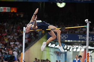 Jonas_DustyQ-OlyGame08.jpg