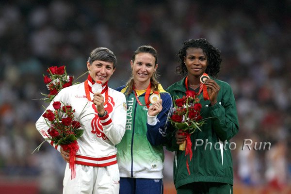 W-LongJumpAwards-OlyGames08.jpg