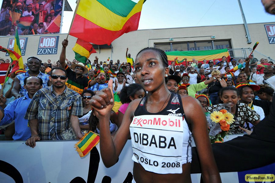 Dibaba_TiruneshFans-Oslo08.jpg