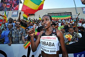 Dibaba_TiruneshFans-Oslo08.jpg