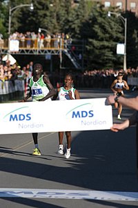 Bacha-KiptooFV-MDS10km08.JPG