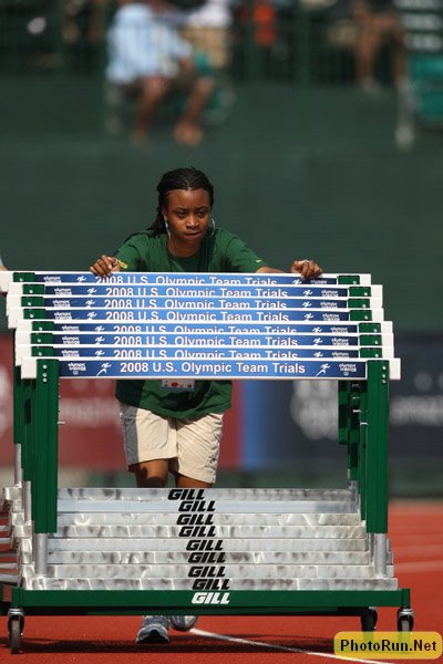 HurdleCrew-USOlyT08.JPG