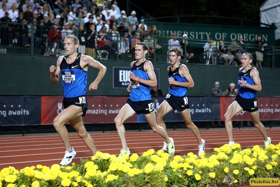 M10km2ndPackFlowers-USOlyT08.JPG
