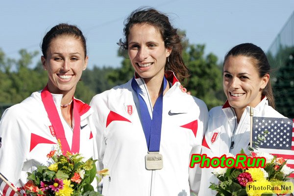 WPoleVaultTeam-USAOlyT08.JPg