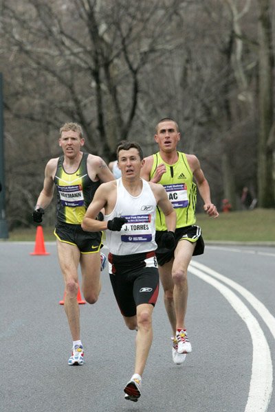 TorresLeads-NYRR8k08.JPG