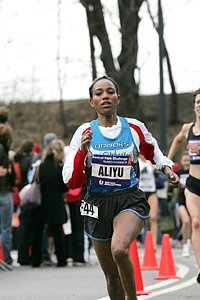 Aliyu_Aziza_NYRR08.Jpg