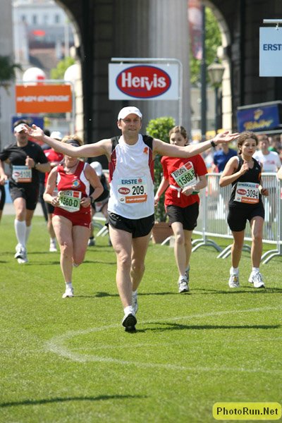 FinishArea_Vienna08.Jpg