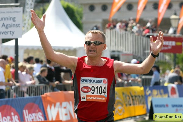HappyFinish2_Vienna08.Jpg