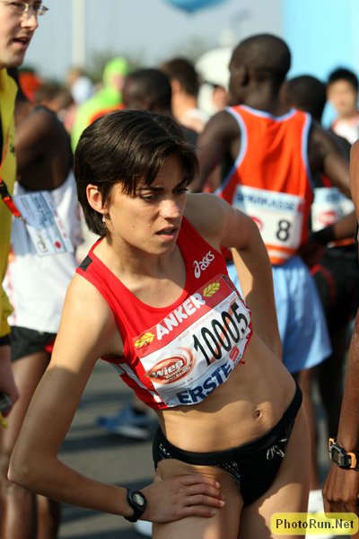 PreRaceStretch1-Vienna08.JPG
