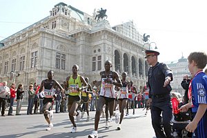 MenLedOperaHouse-Vienna08.JPG