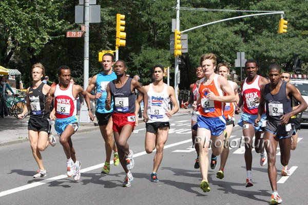 M-NYRRStart-FifthAve09.jpg