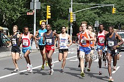 M-NYRRStart-FifthAve09.jpg