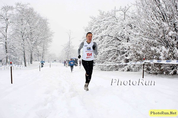 Kalovics_AnikoLeds1-#403BB1.jpg