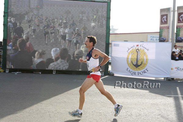 Runner-Crowds-RAK09.JPG