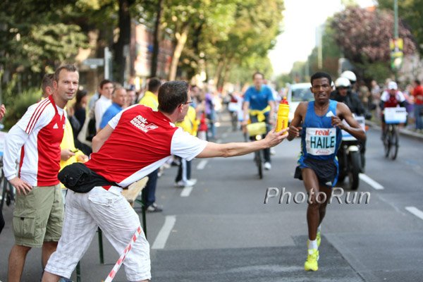 Gebrselassie-Karsten#8286C6.jpg