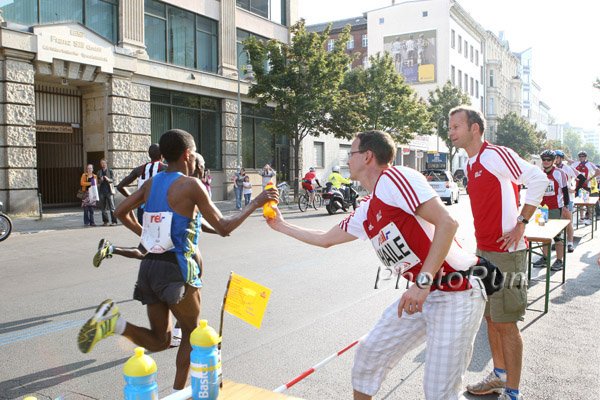 Gebrselassie-Karsten#8286C8.jpg