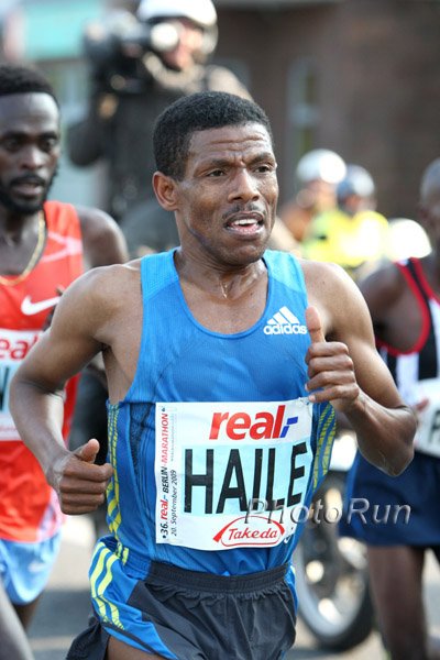 Gebrselassie-Kibet-Berlin09.jpg