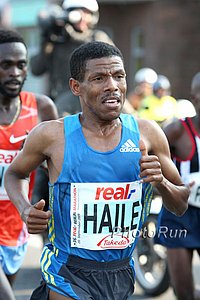 Gebrselassie-Kibet-Berlin09.jpg