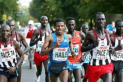 Gebrselassie-KibetRa#8286C9.jpg