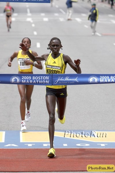Kosgei_SalinaFV-Boston09.jpg