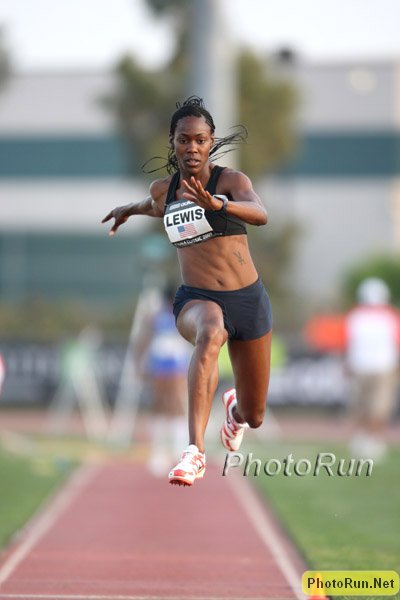 Lewis_Yvette-Carson09.jpg