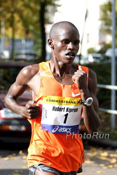 Cheruiyot_Robert1-Fr#8B5C36.jpg