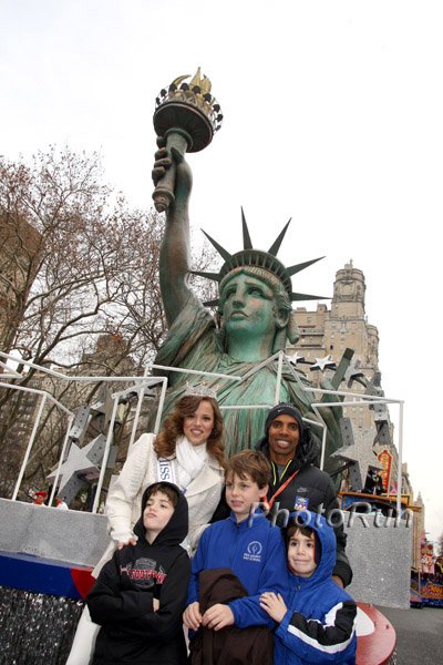 Keflezighi-Stam-Kids#92D3F8.jpg