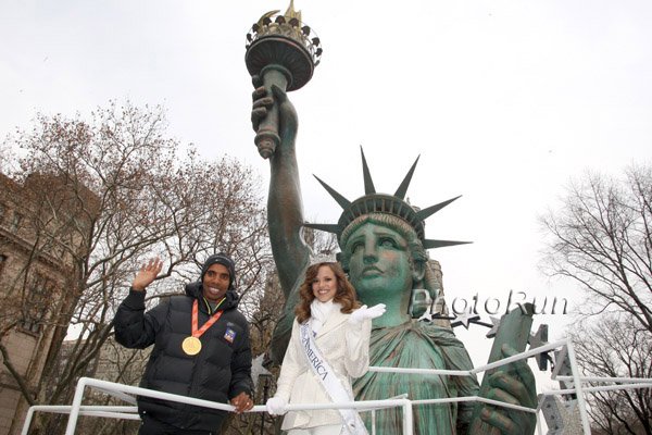 Keflezighi-Stam1b-Macys09.jpg