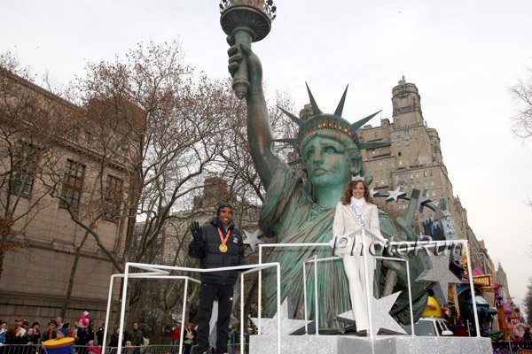 Keflezighi-Stam1c-Macys09.jpg