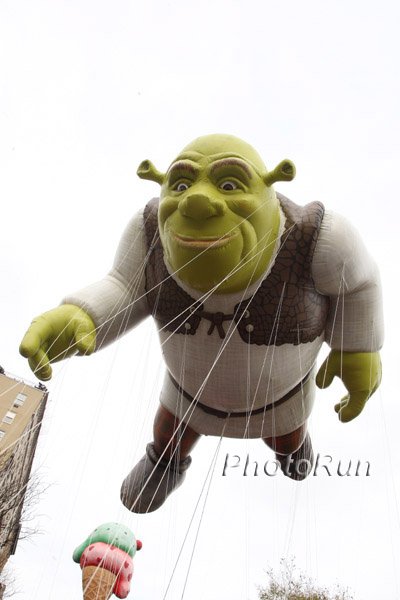 Shrek-Macys09.jpg