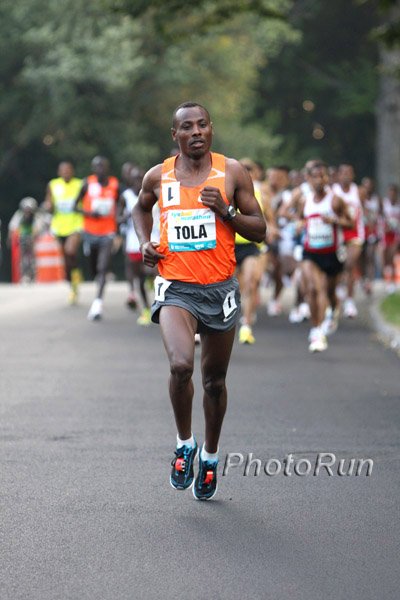 Tola_TadesseLeads-NYHalf09.jpg