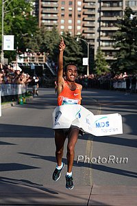 Merga_DeribaFV1-Ottawa10k09.jpg
