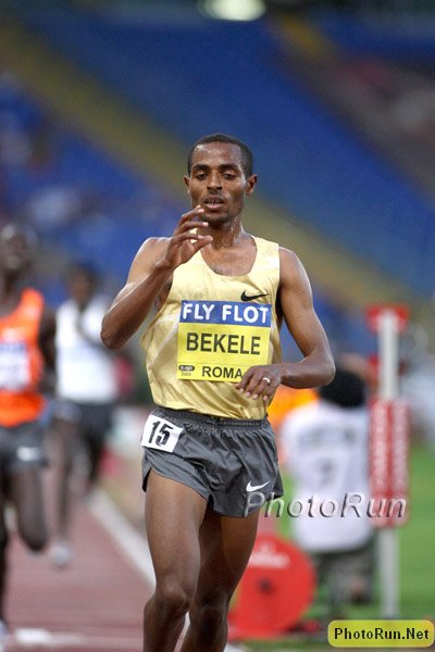 Bekele_KenenisaFV-Rome09.jpg